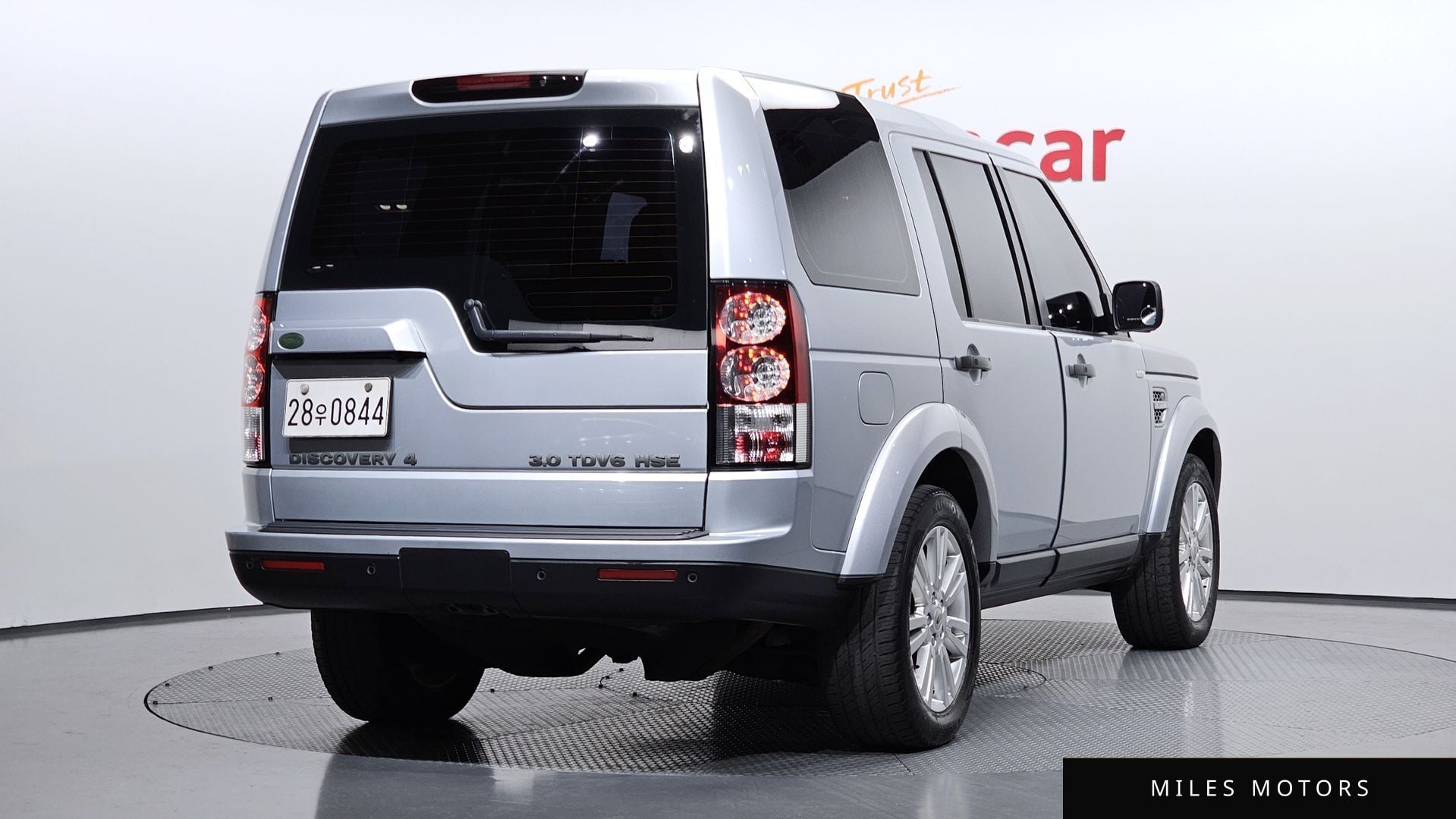 Land Rover Discovery 2010 — миниатюра 2