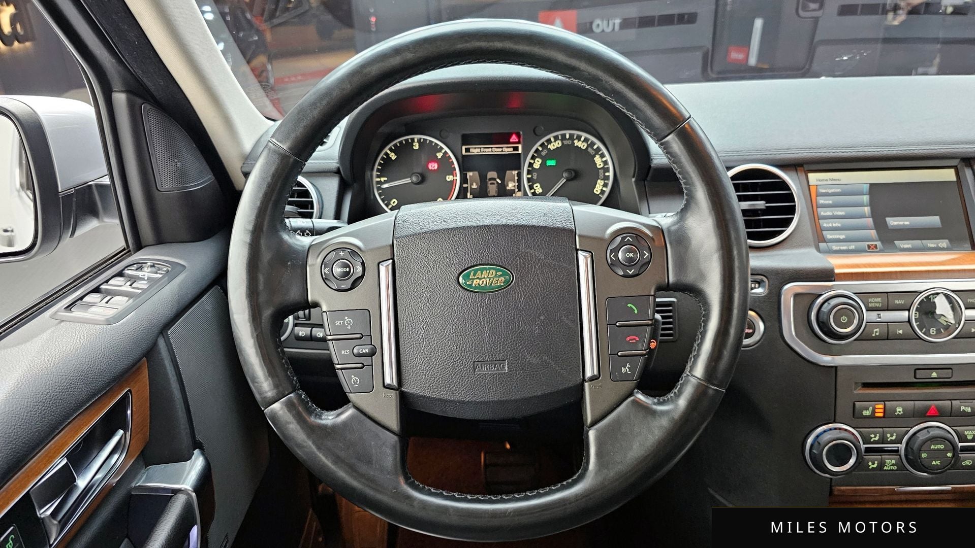 Land Rover Discovery 2010 — миниатюра 13