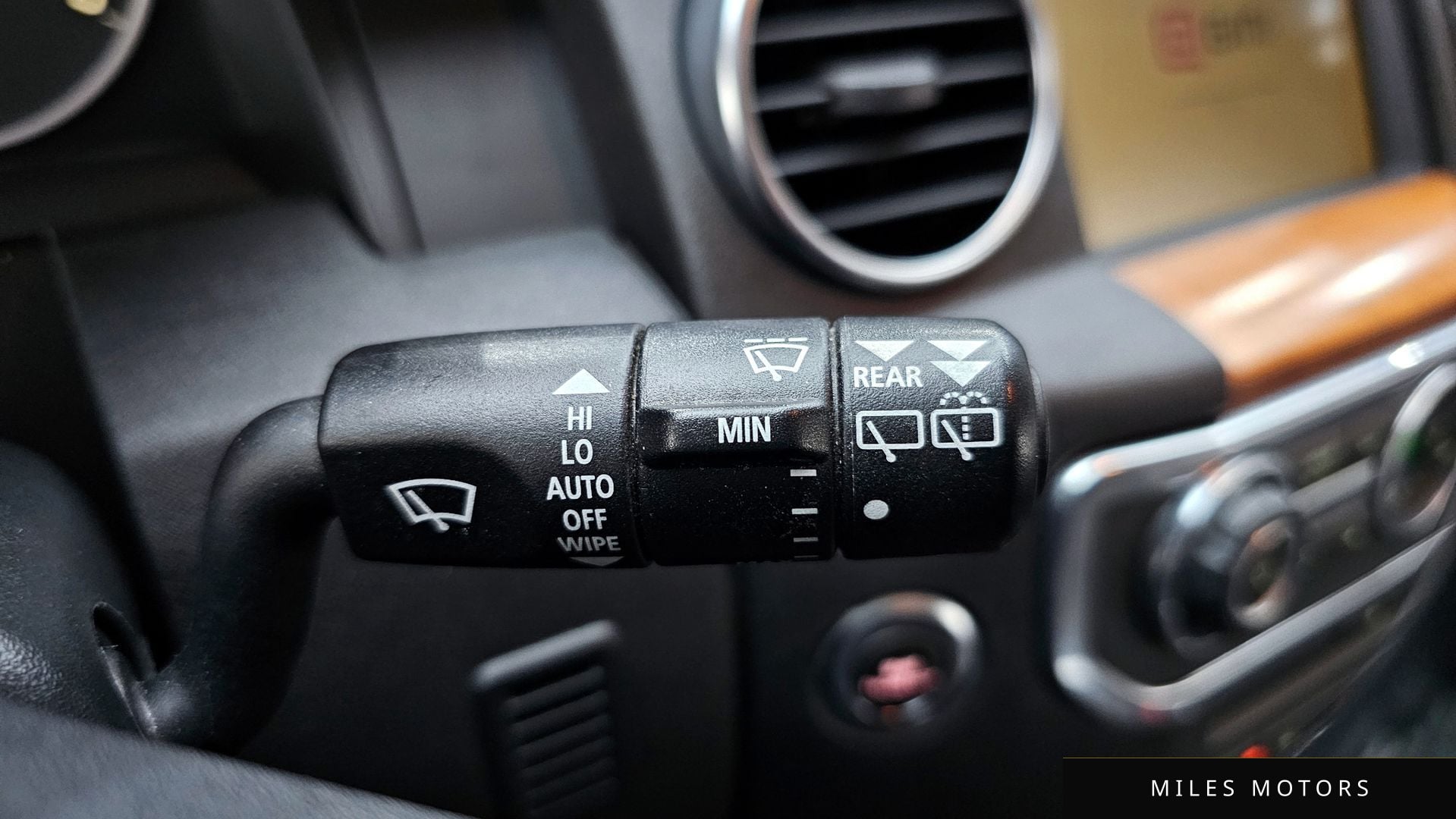 Land Rover Discovery 2010 — миниатюра 16