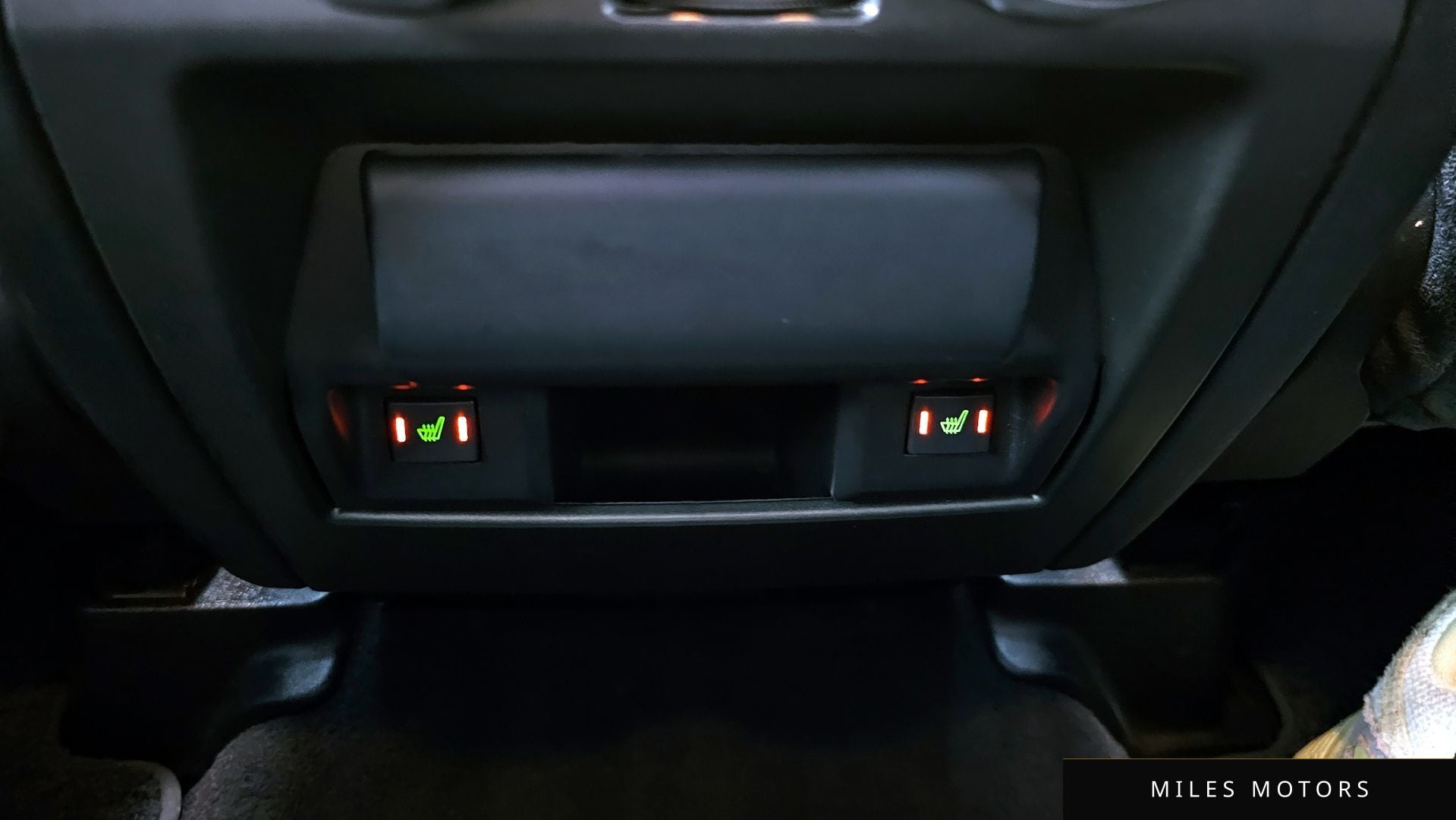 Land Rover Discovery 2010 — миниатюра 17