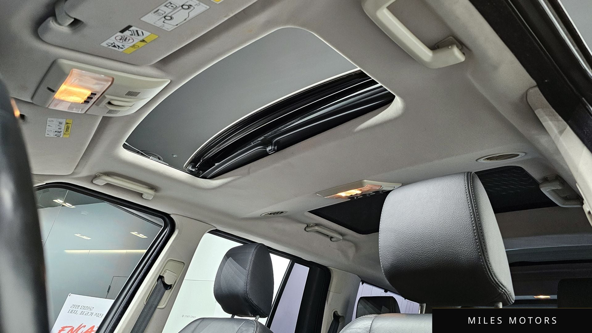 Land Rover Discovery 2010 — миниатюра 19