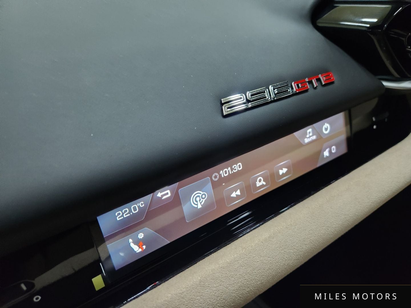 Ferrari 296 GTB 2023 — миниатюра 15