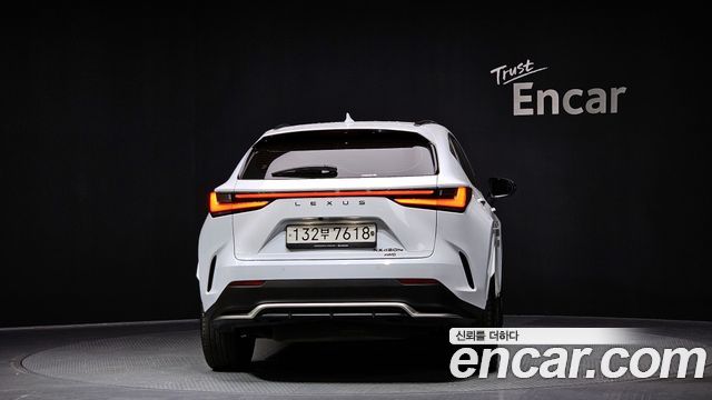 Лексус NX450h+ 2023 — миниатюра 4