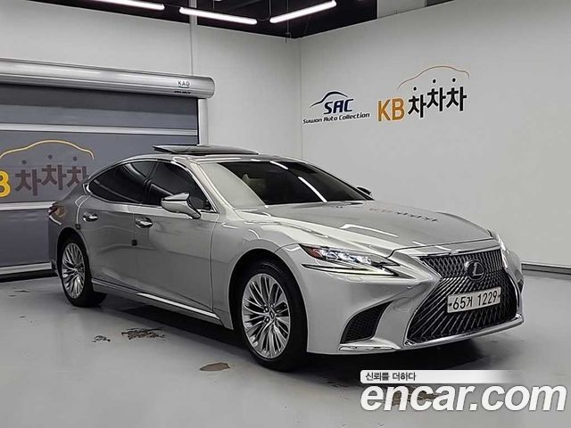 Лексус LS500h 2018 — миниатюра 4