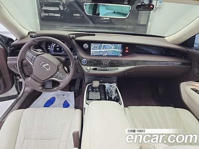Лексус LS500h 2018 — миниатюра 7