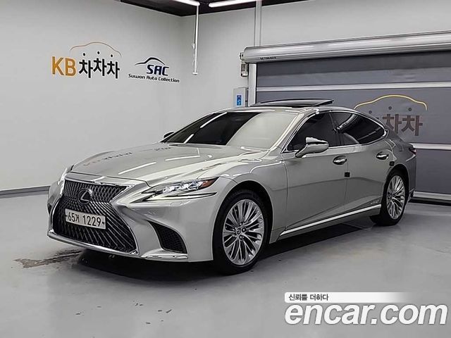 Лексус LS500h 2018 — миниатюра 13