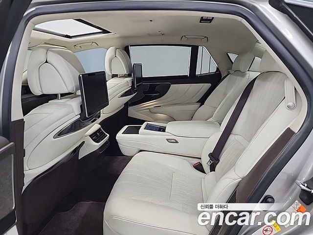 Лексус LS500h 2018 — миниатюра 16