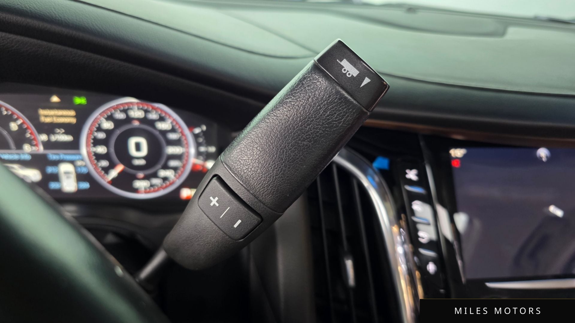 Cadillac Escalade 2015 — миниатюра 9
