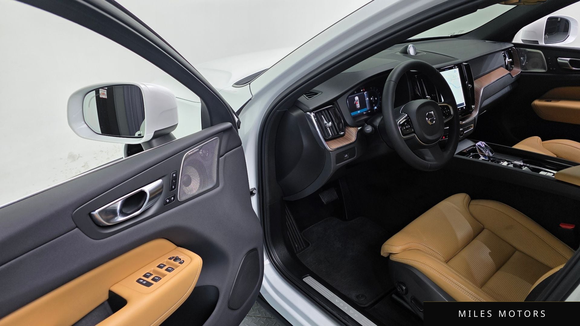 Volvo XC60 2024 — миниатюра 13