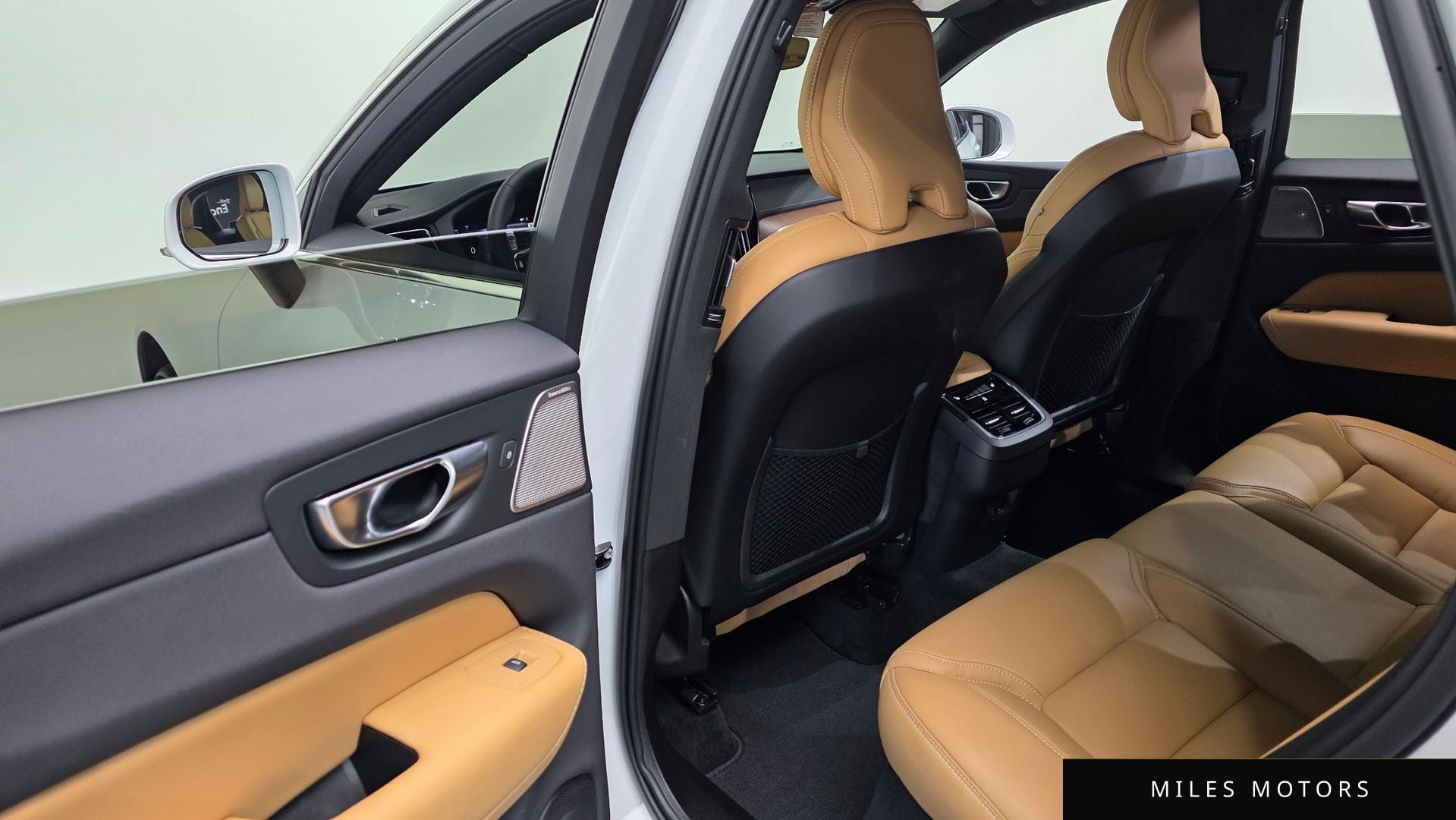 Volvo XC60 2024 — миниатюра 17
