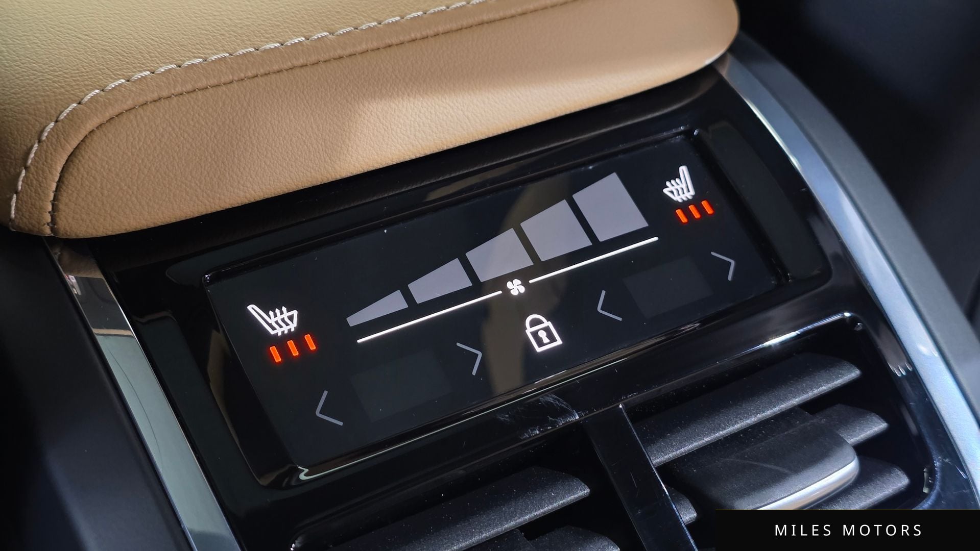 Volvo XC60 2024 — миниатюра 18