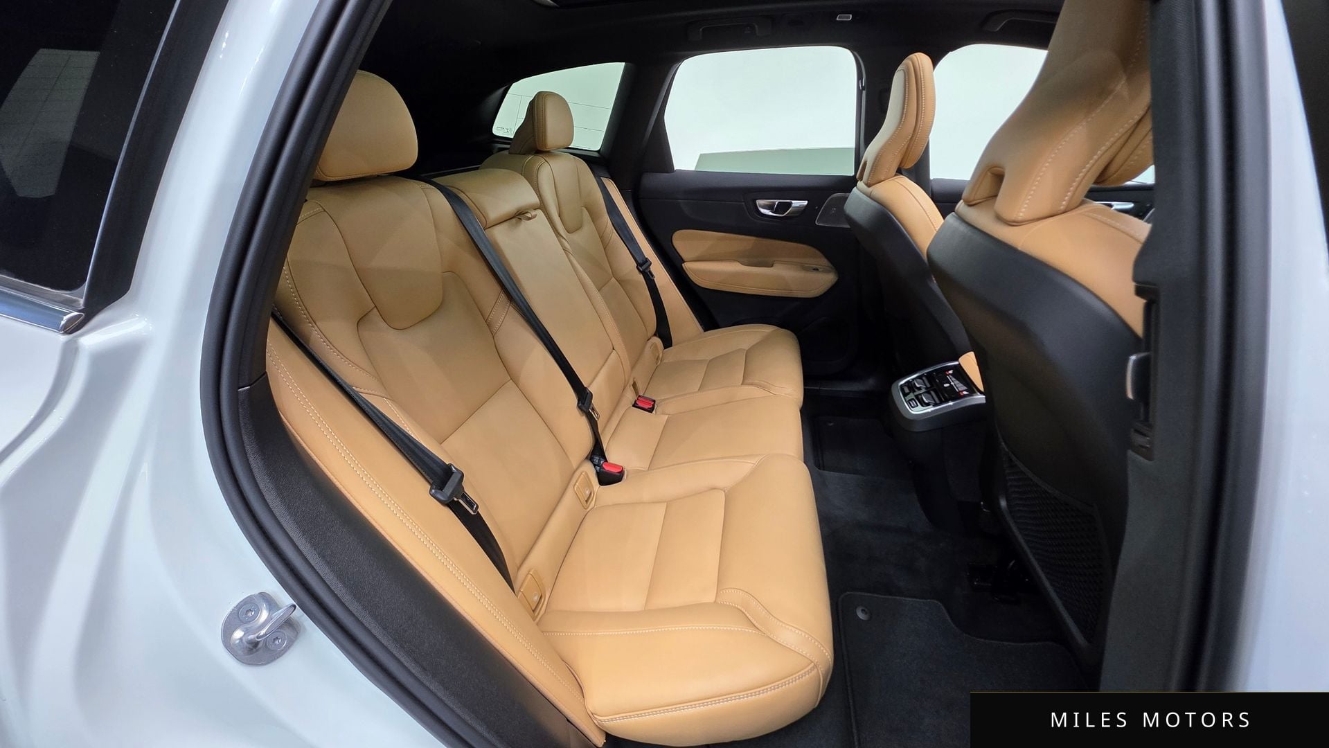 Volvo XC60 2024 — миниатюра 19