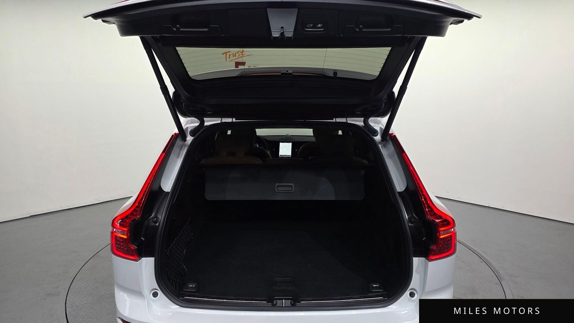 Volvo XC60 2024 — миниатюра 20