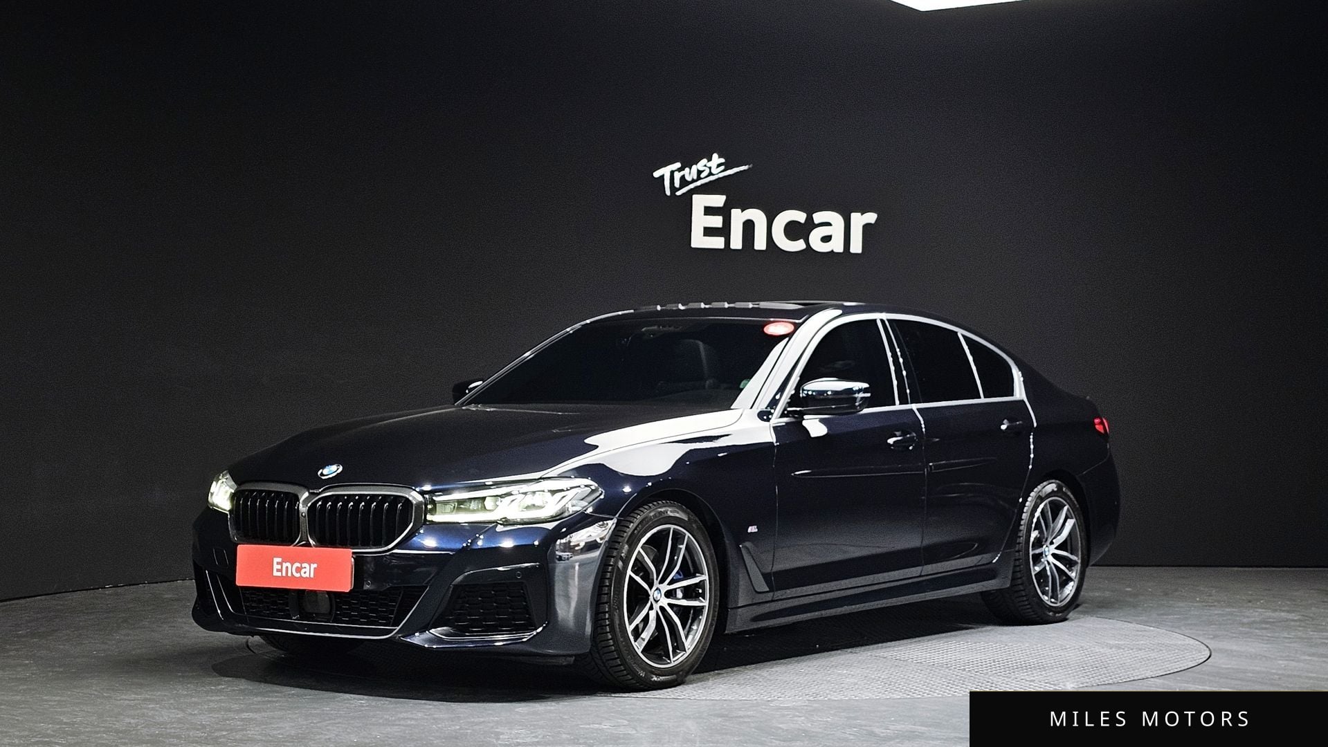 BMW 5 Series (G30) 2023 — фото 1 из 12