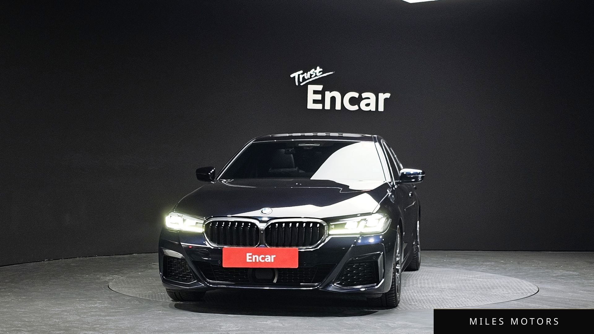 BMW 5 Series (G30) 2023 — миниатюра 3