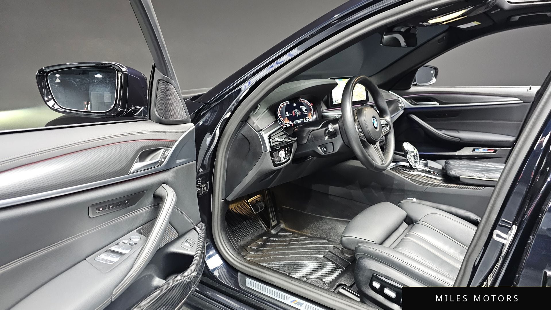 BMW 5 Series (G30) 2023 — миниатюра 11