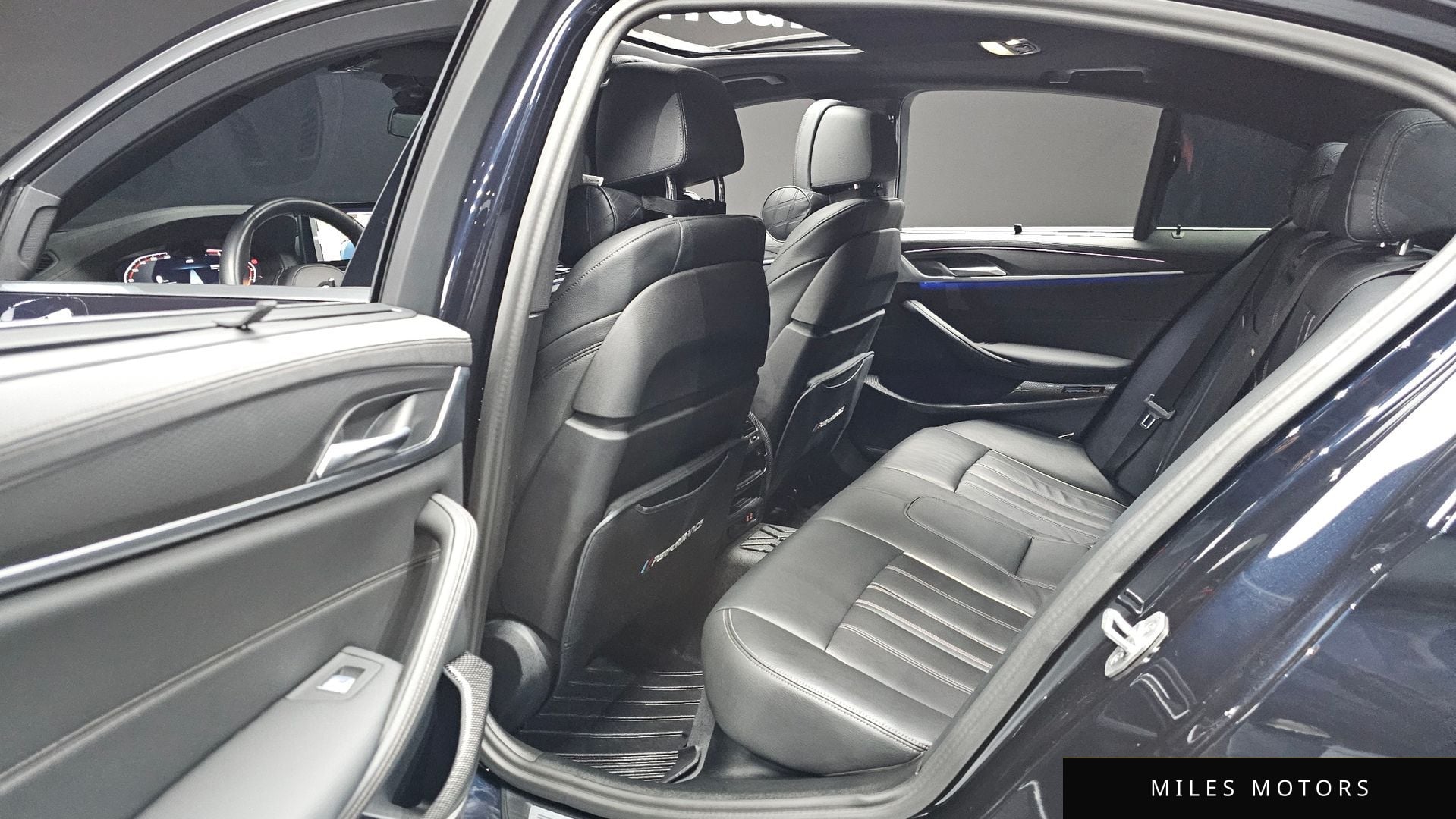 BMW 5 Series (G30) 2023 — миниатюра 12