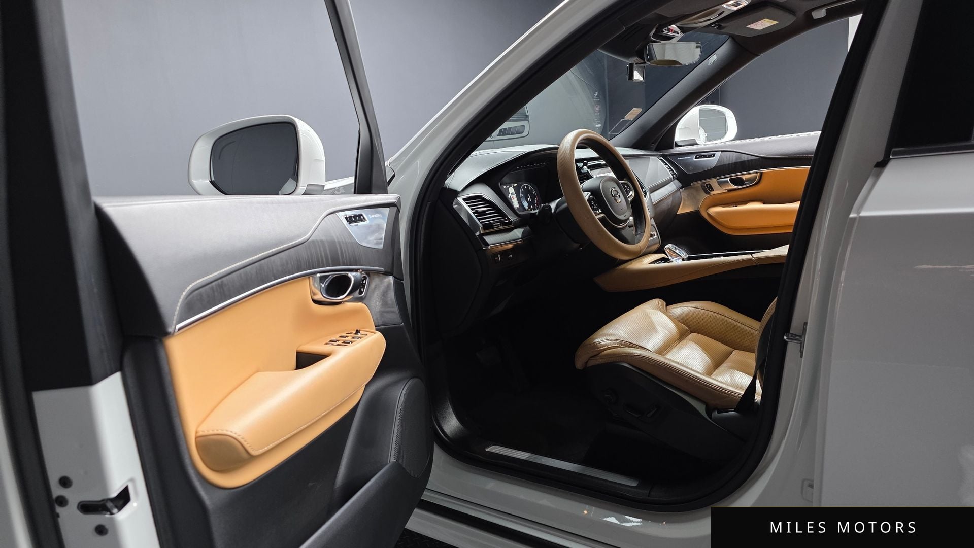 Volvo XC90 2022 — миниатюра 10