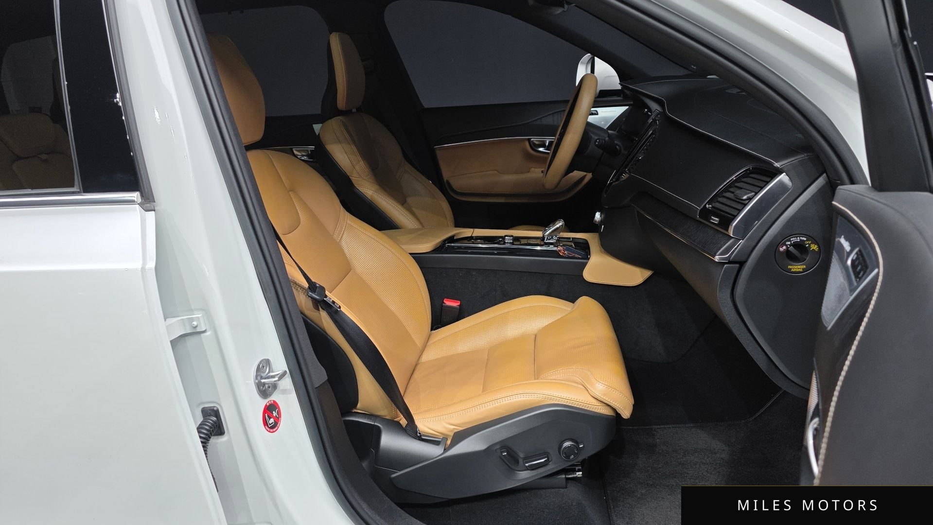Volvo XC90 2022 — миниатюра 11