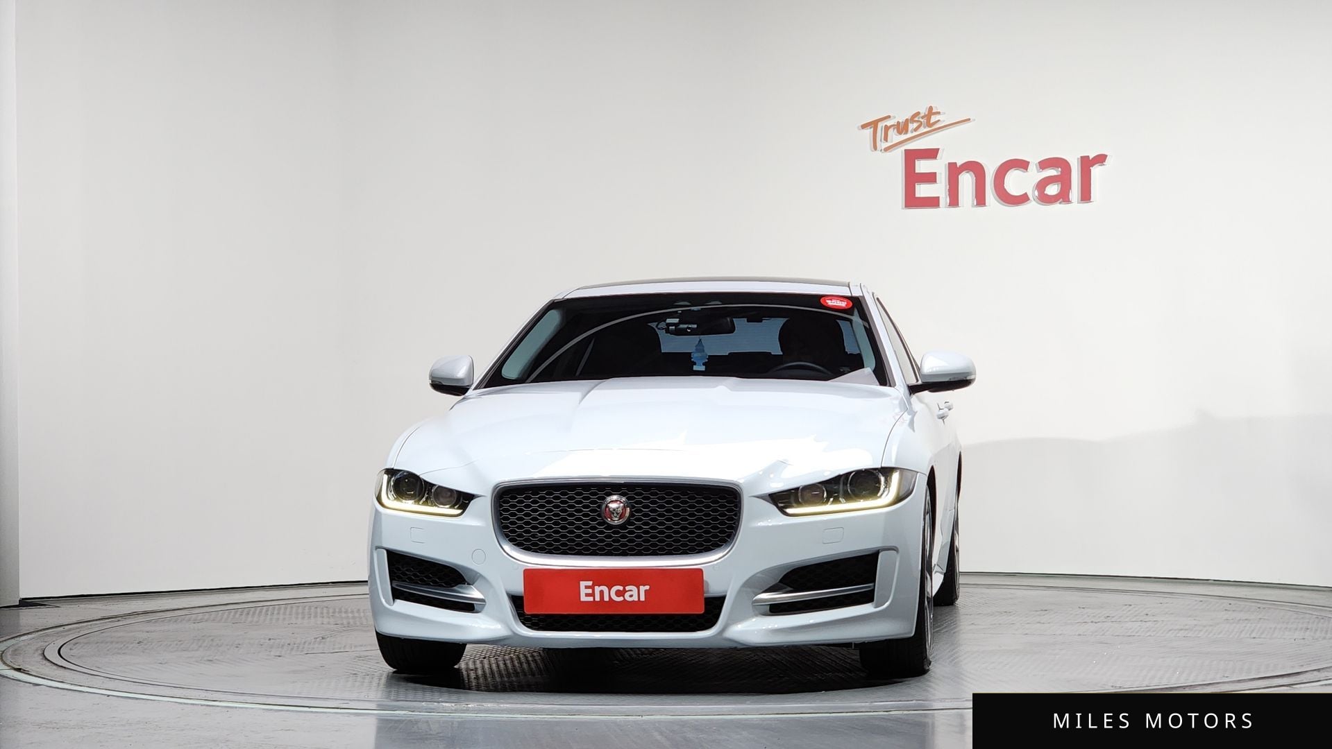 Jaguar XE 2016 — миниатюра 3