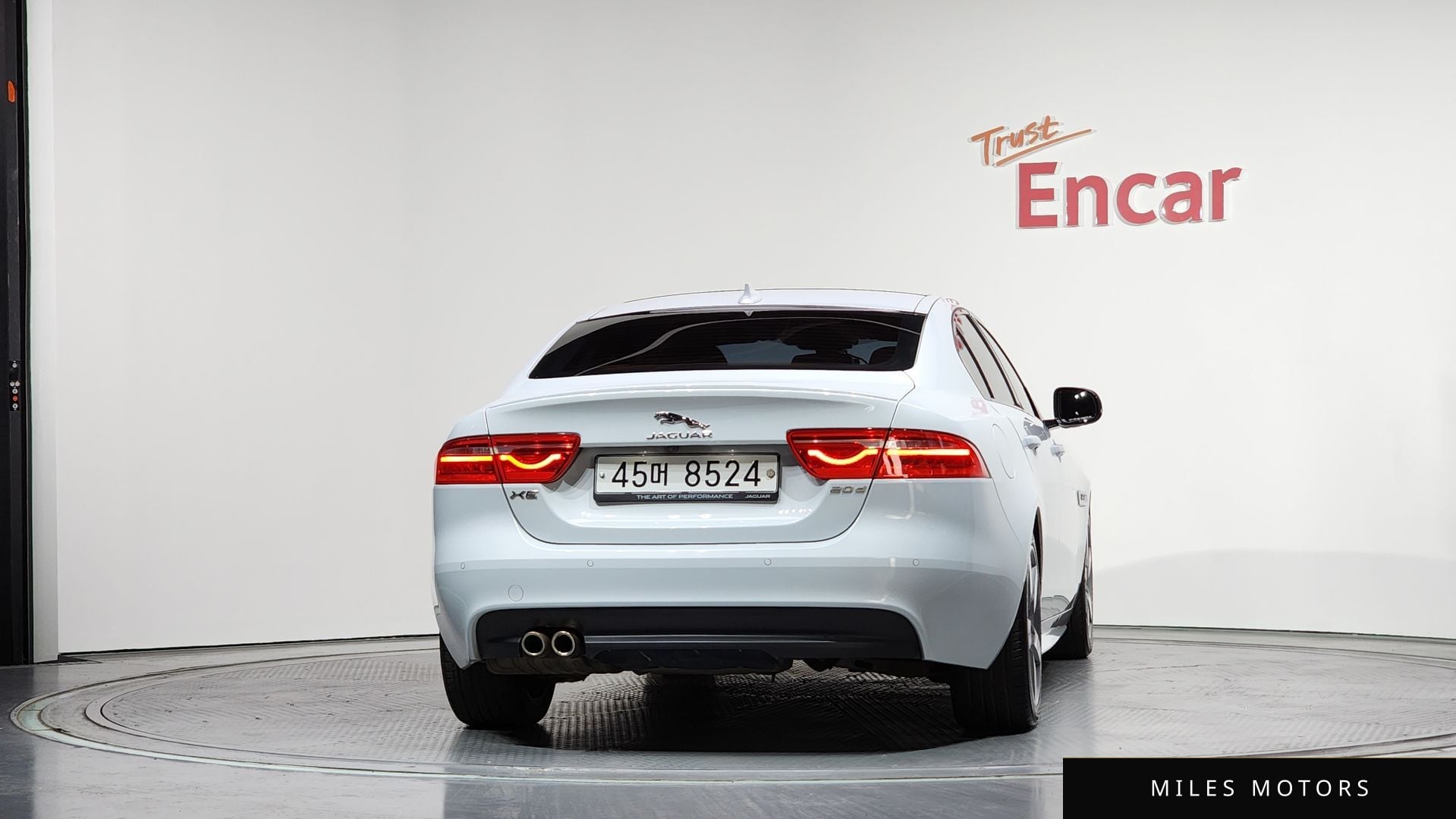 Jaguar XE 2016 — миниатюра 4