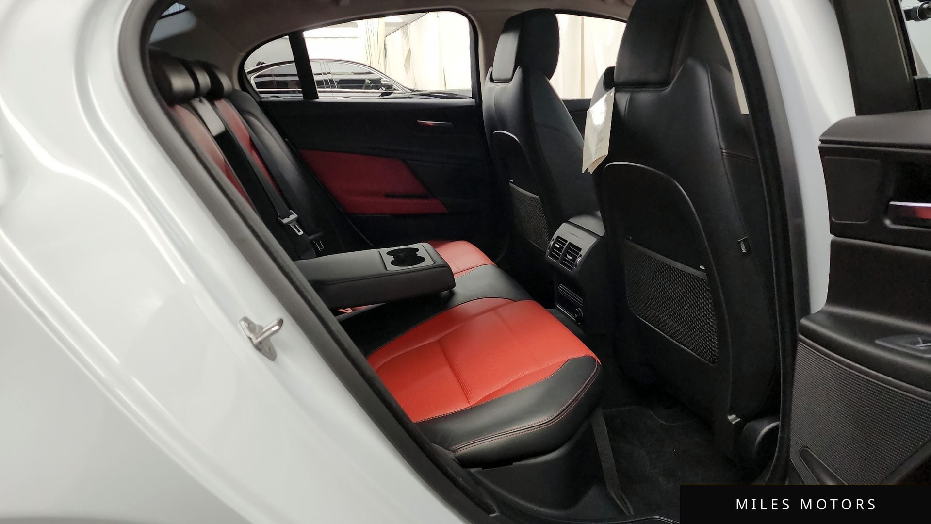 Jaguar XE 2016 — миниатюра 12
