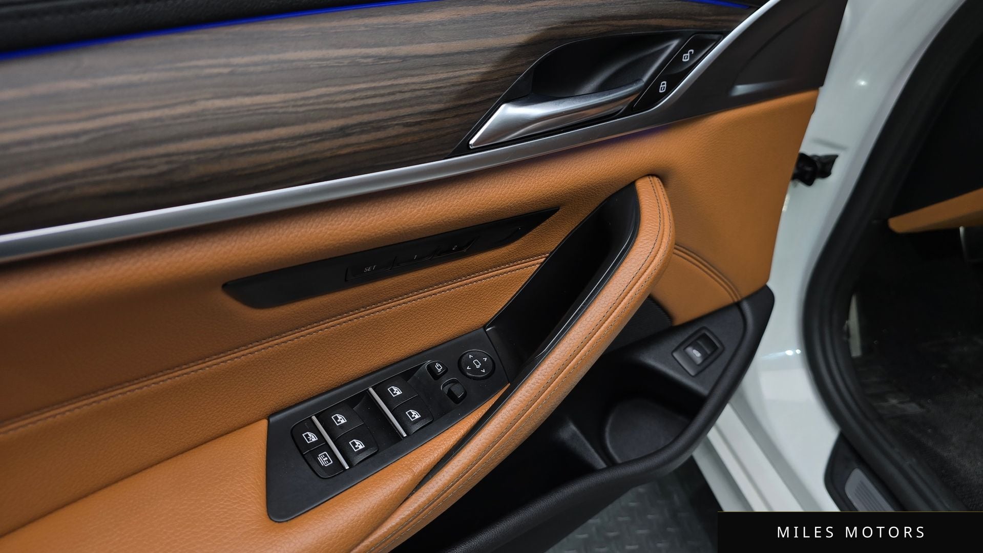 BMW 5시리즈 (G30) 2017 — миниатюра 17