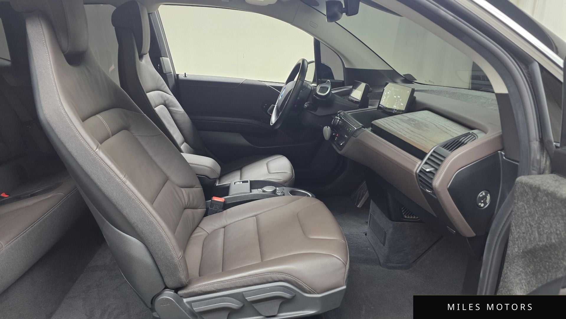 BMW i3 2019 — миниатюра 11