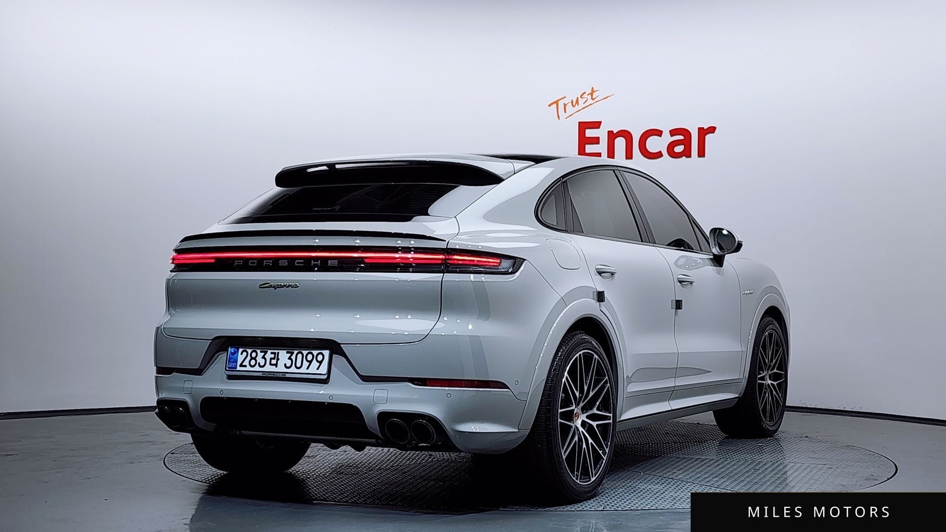 Porsche Cayenne 2025 — миниатюра 2