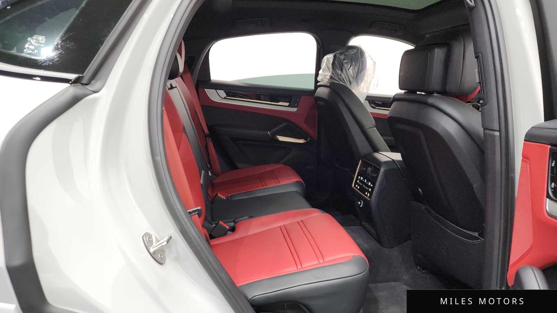 Porsche Cayenne 2025 — миниатюра 12