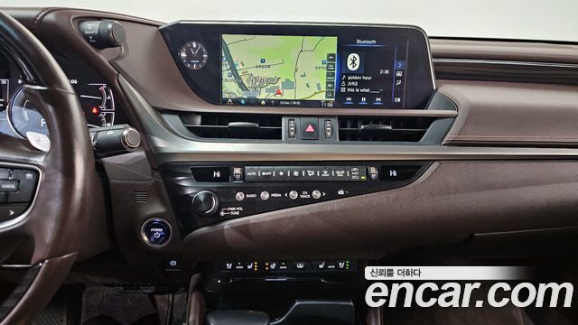 Лексус ES300h 2020 — миниатюра 14