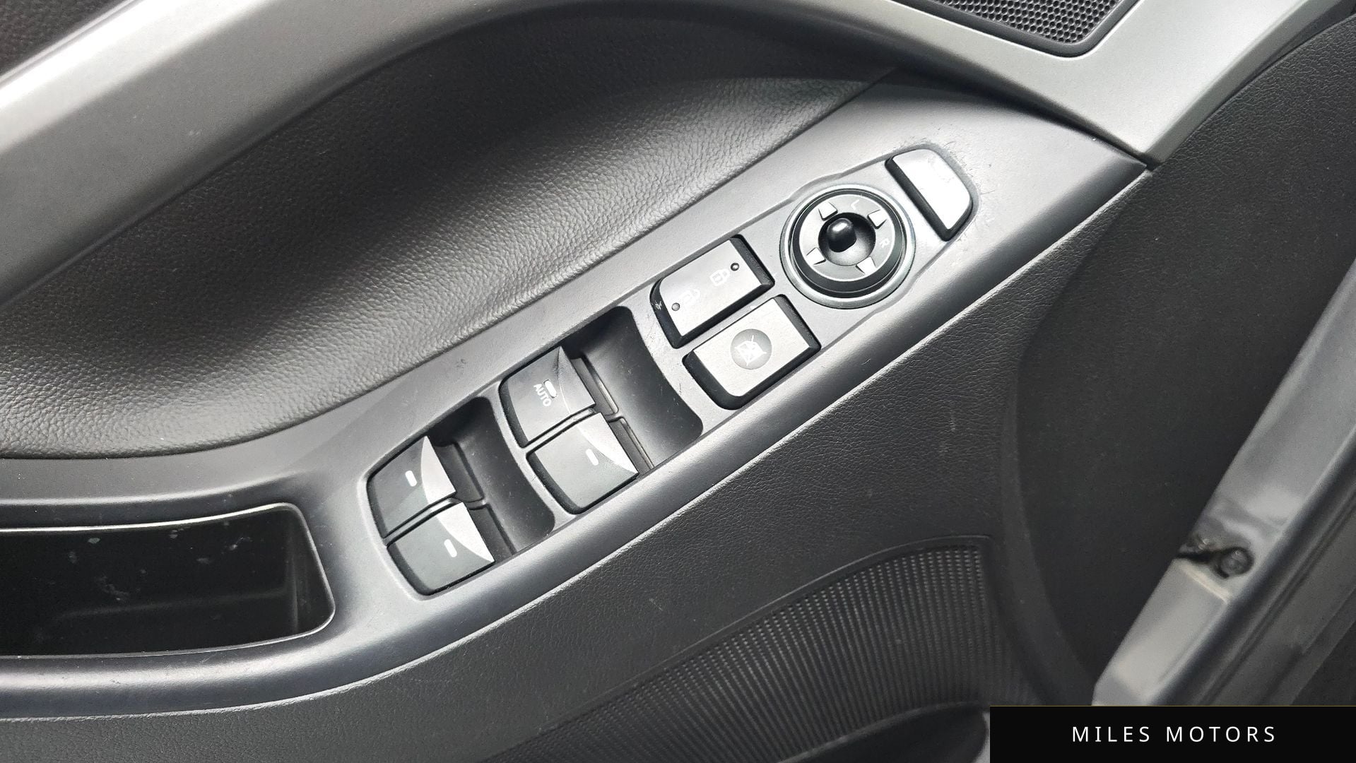 Hyundai AVANTE 2014 — миниатюра 17