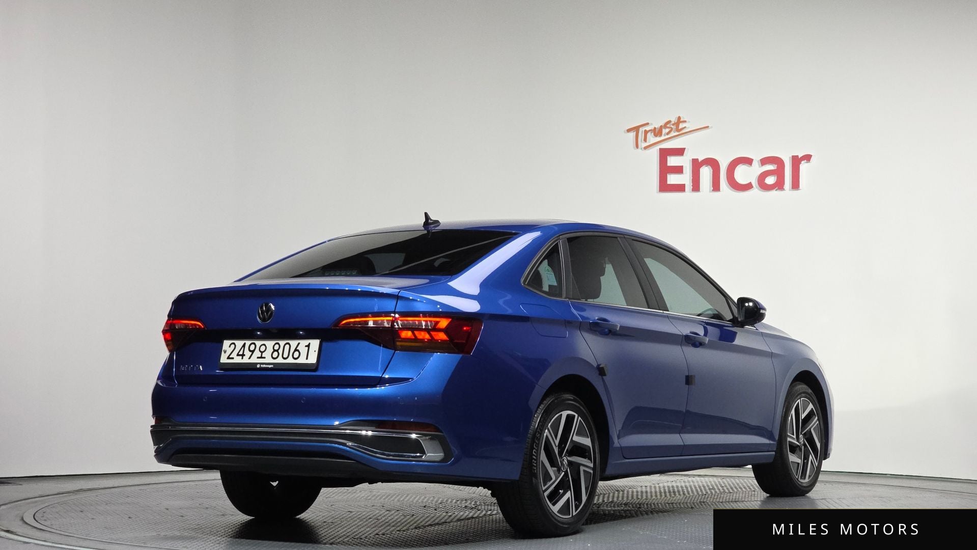 Volkswagen 제타 2023 — миниатюра 2