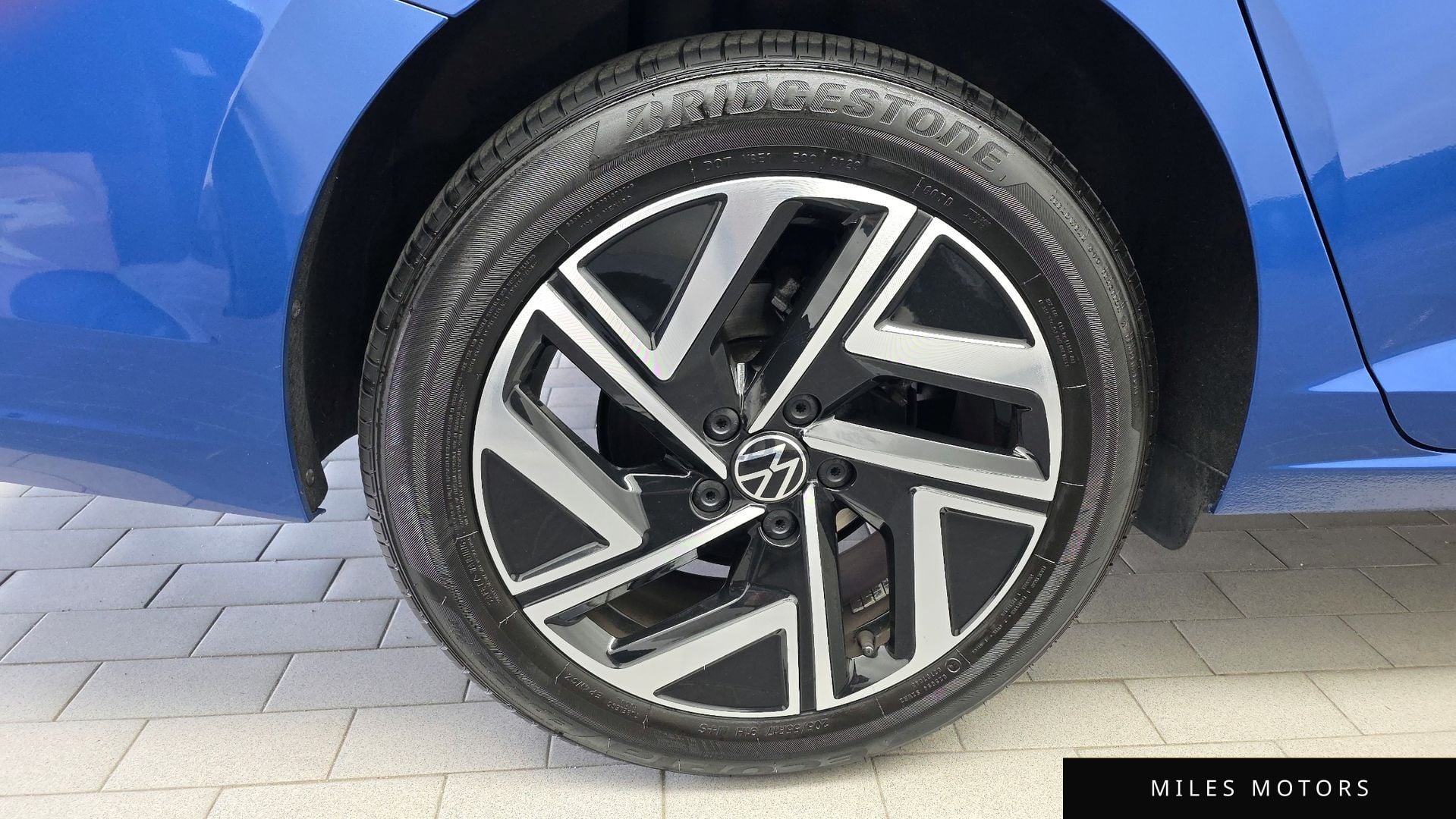 Volkswagen 제타 2023 — миниатюра 5