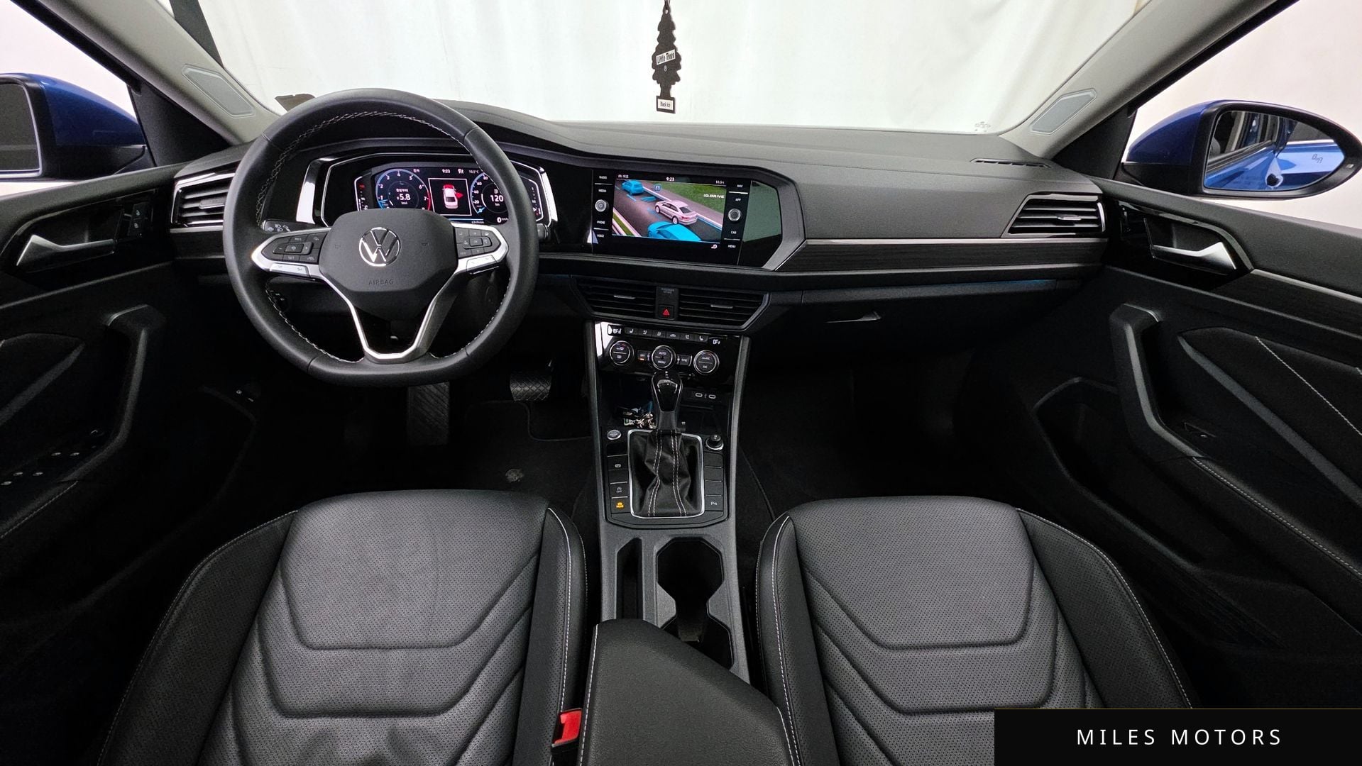 Volkswagen 제타 2023 — миниатюра 7