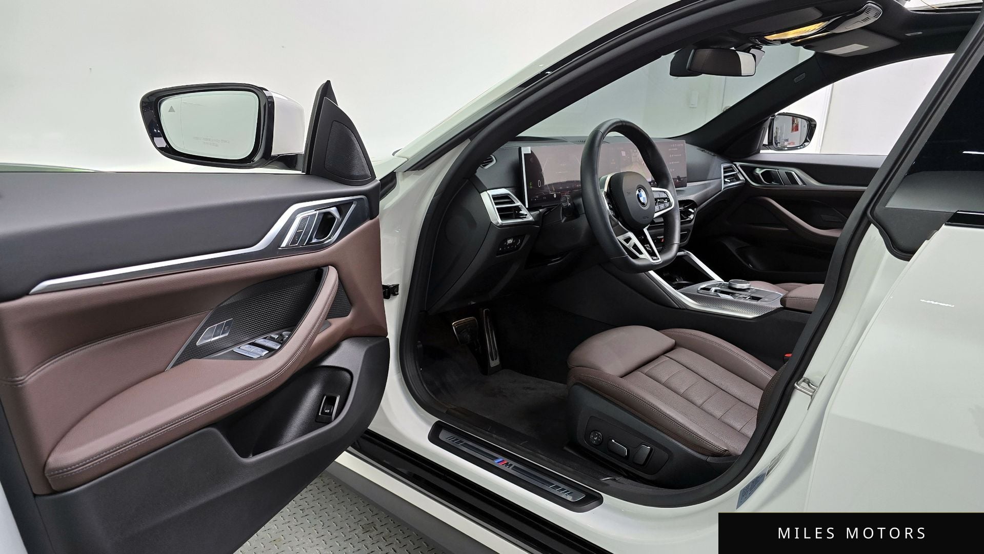 BMW 4 Series (G22) 2025 — миниатюра 11