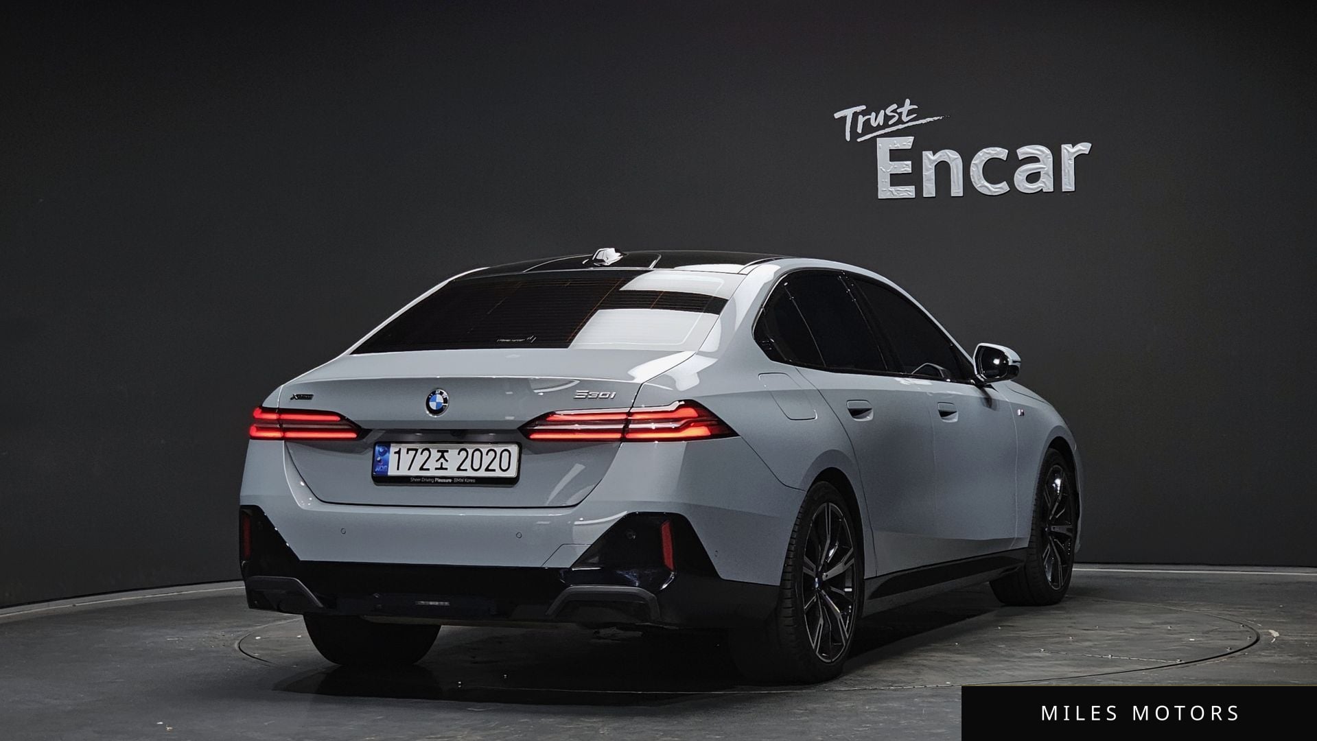 BMW 5 Series (G60) 2024 — миниатюра 2