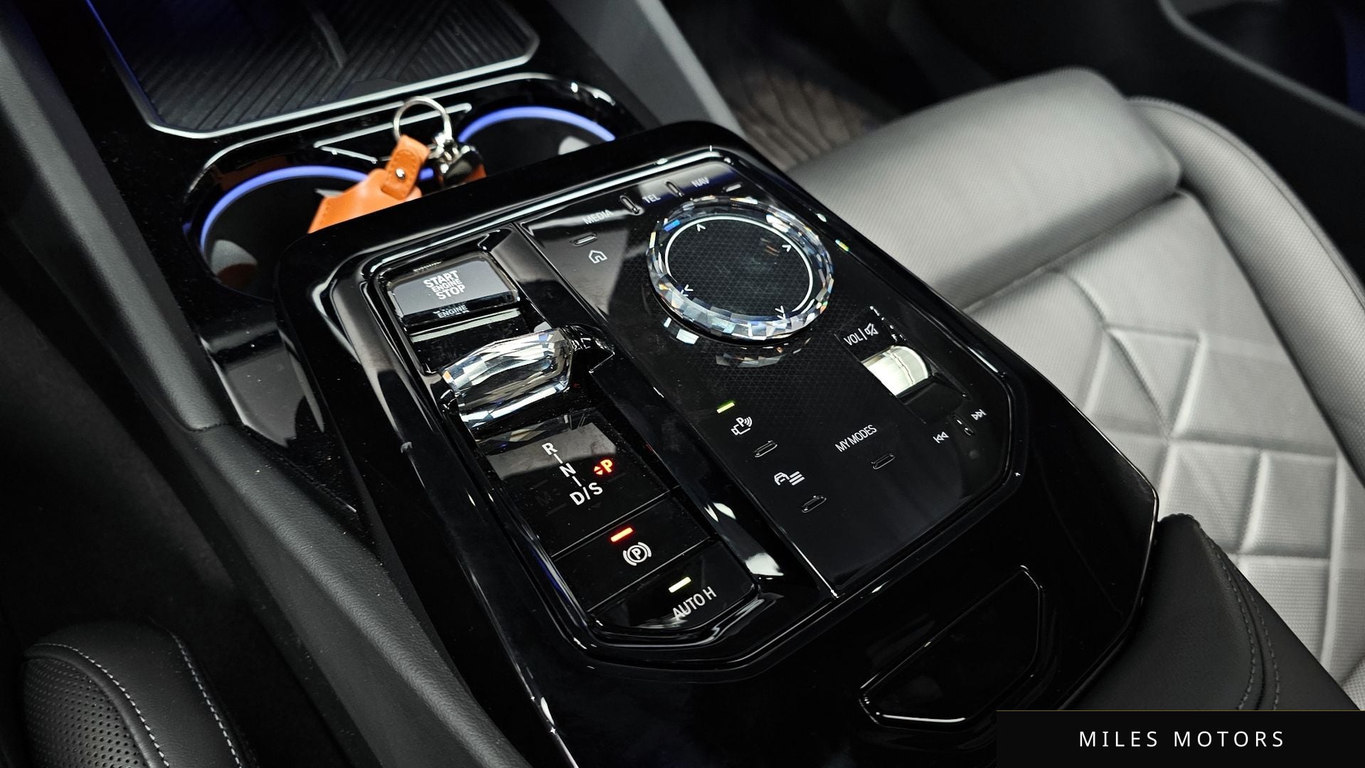BMW 5 Series (G60) 2024 — миниатюра 9