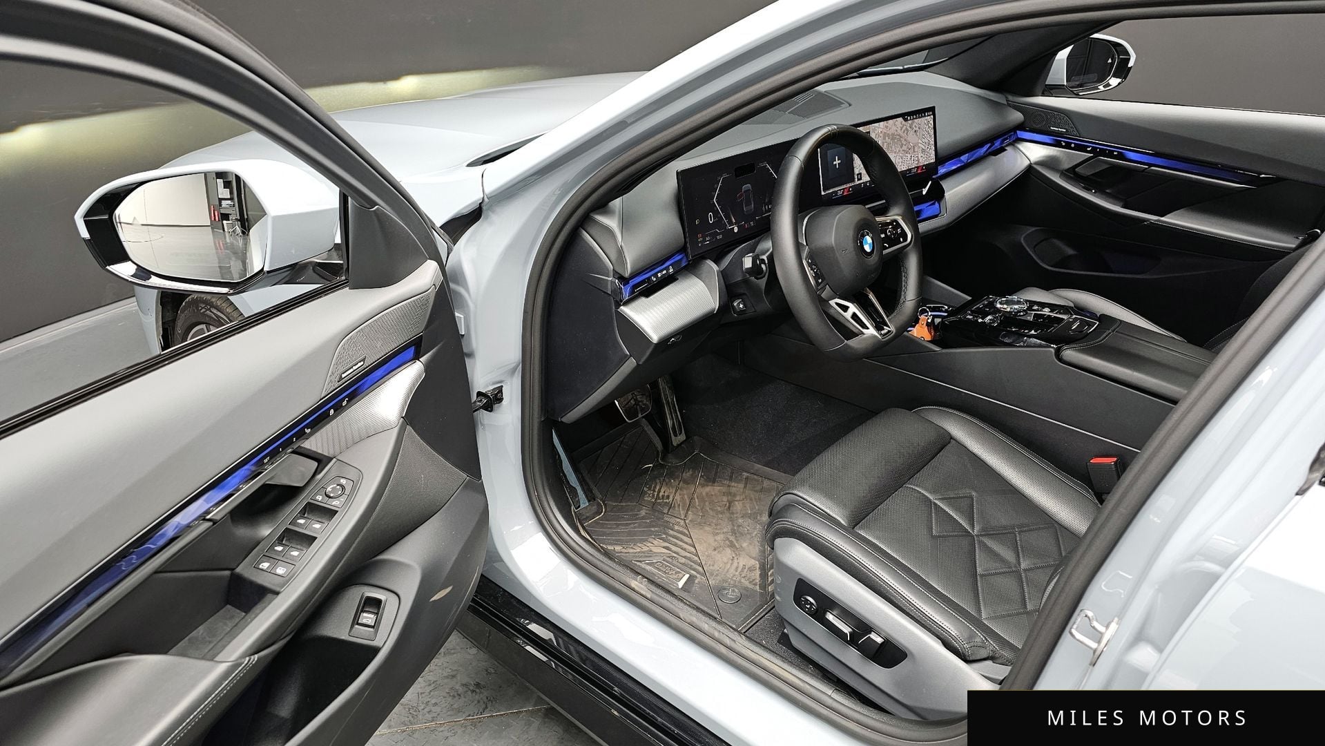 BMW 5 Series (G60) 2024 — миниатюра 12
