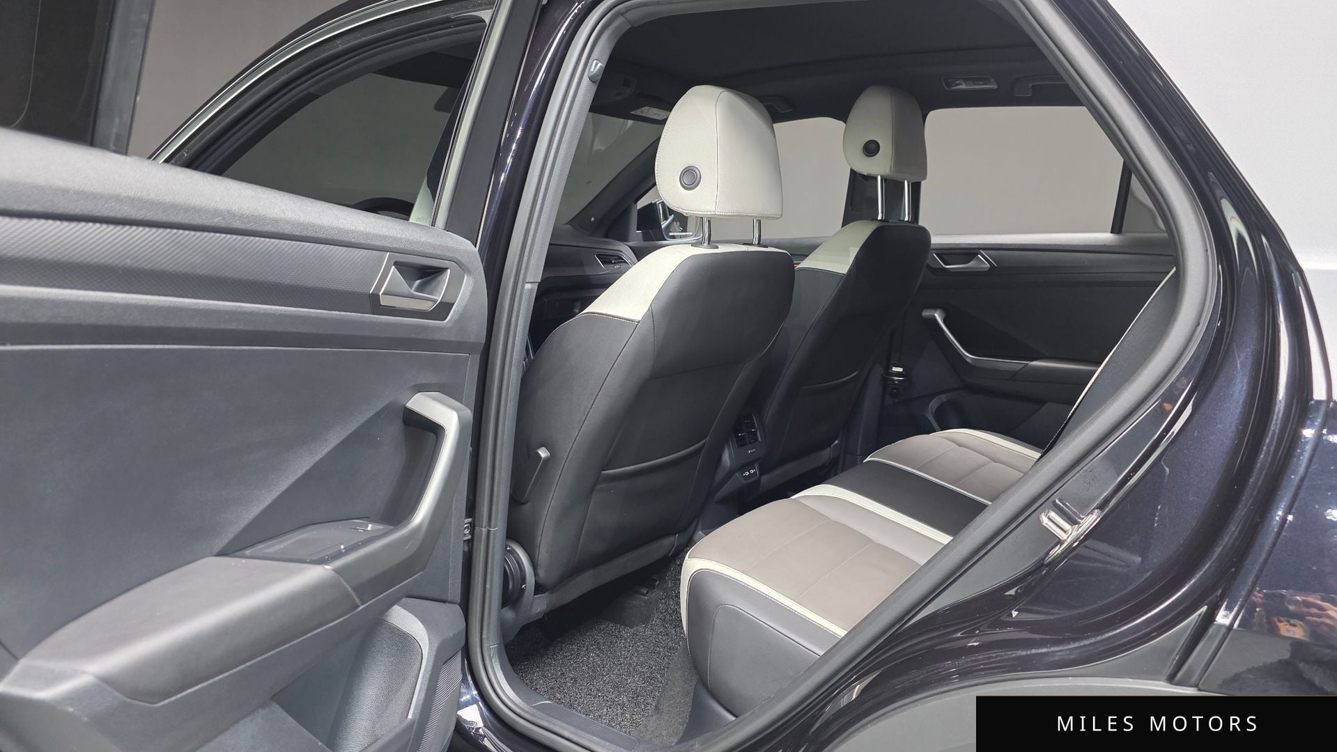Volkswagen 티록 2022 — миниатюра 18