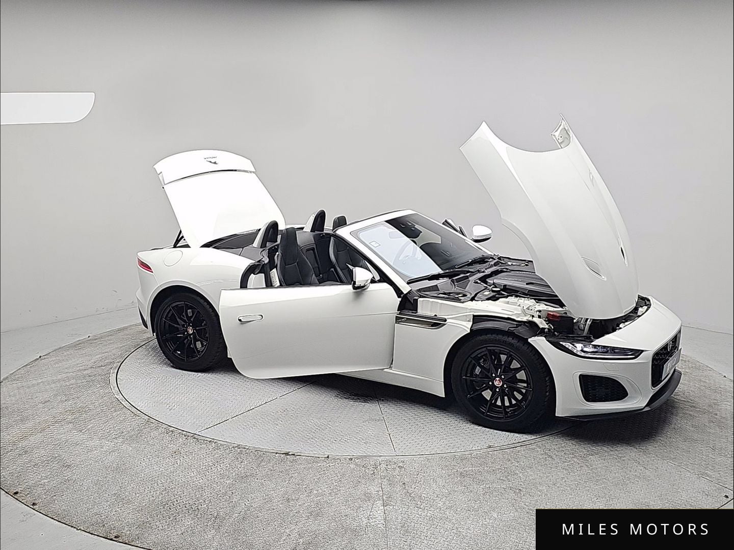 Jaguar F-TYPE 2022 — миниатюра 3