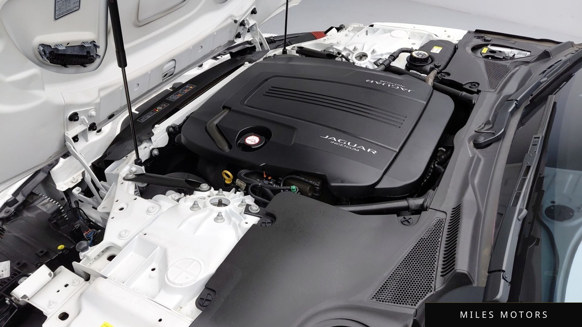Jaguar F-TYPE 2022 — миниатюра 6