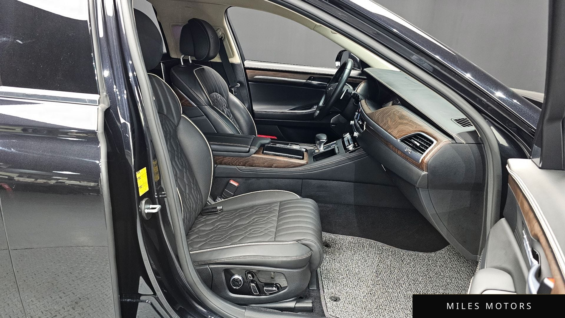 Genesis G90 2021 — миниатюра 11