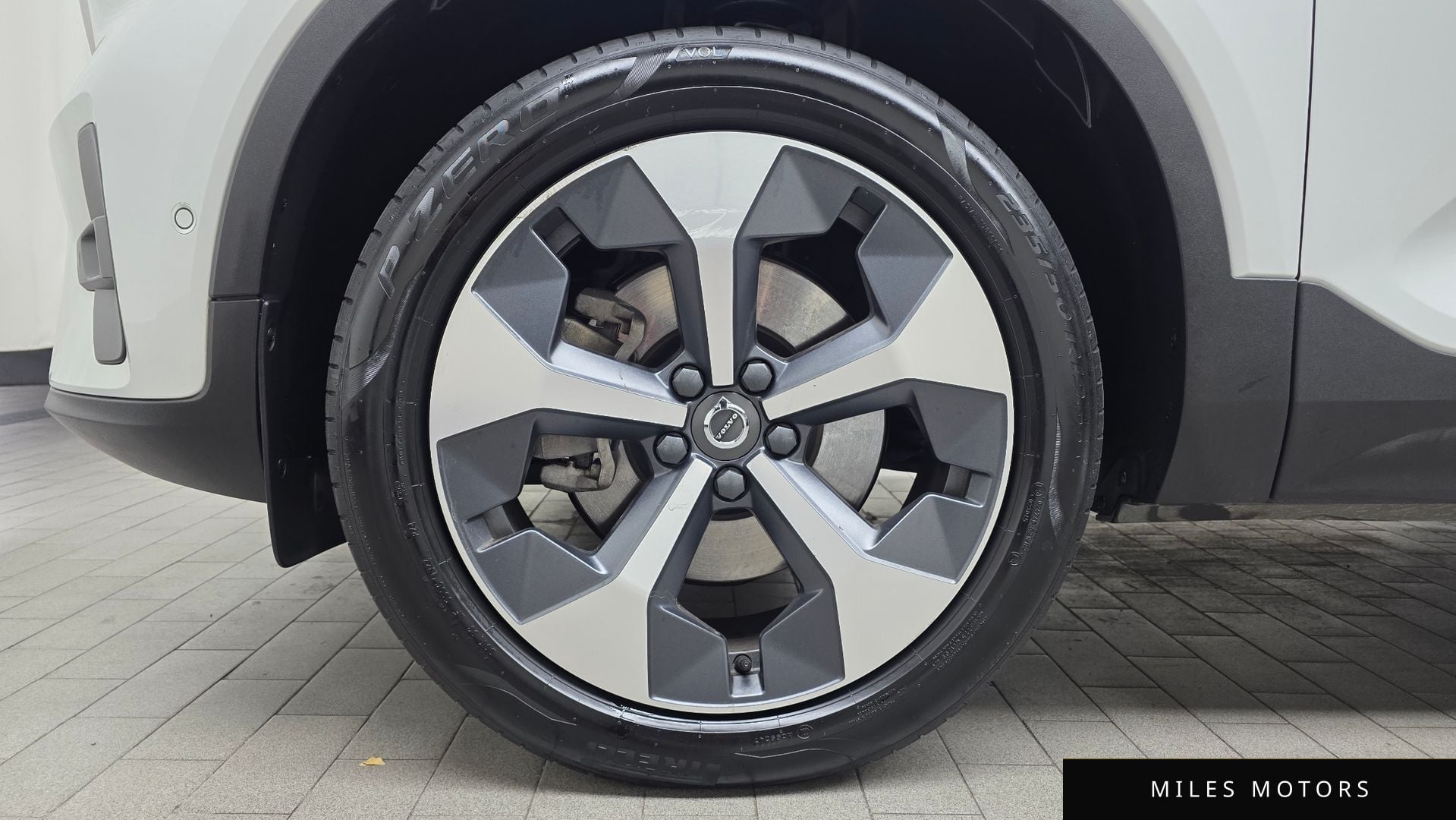Volvo XC40 2023 — миниатюра 5