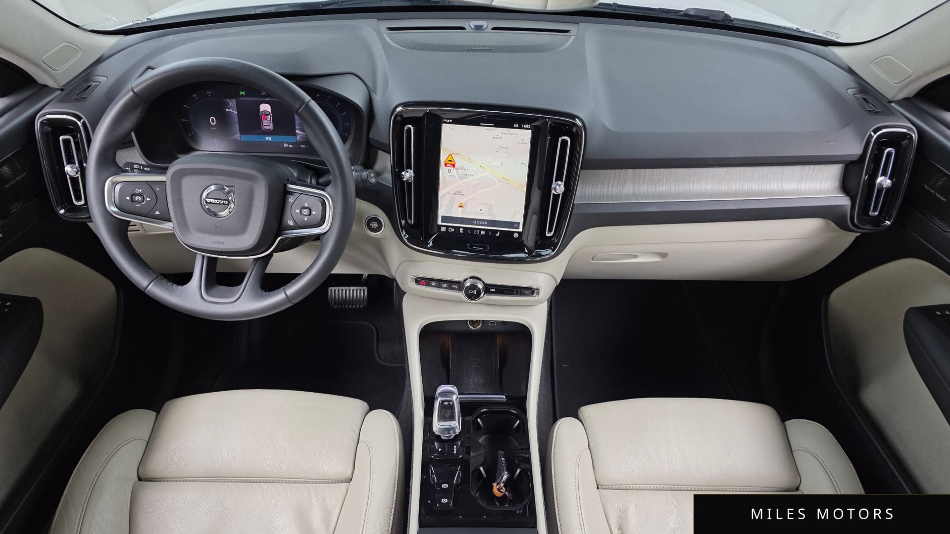 Volvo XC40 2023 — миниатюра 7