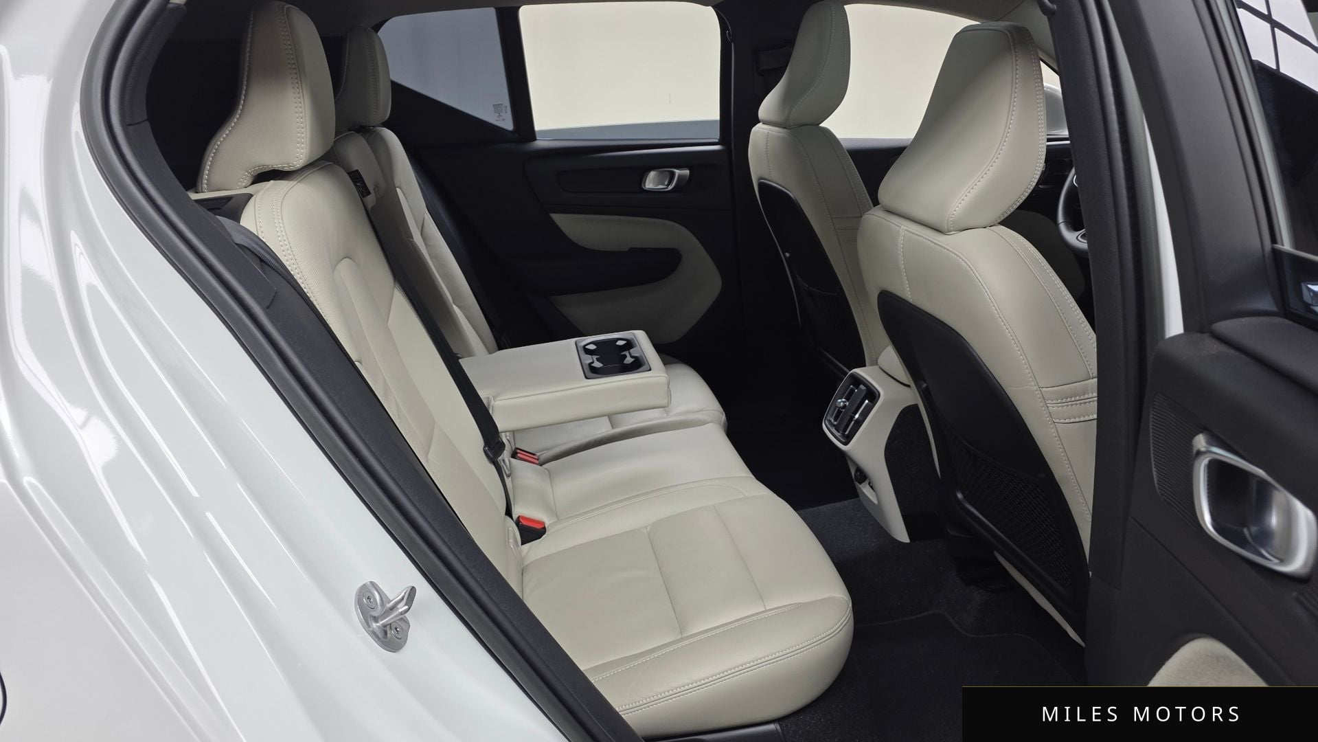 Volvo XC40 2023 — миниатюра 12
