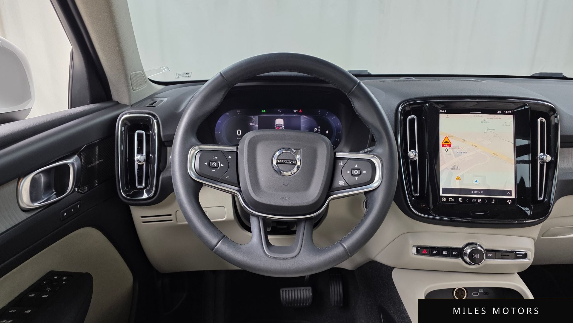 Volvo XC40 2023 — миниатюра 13