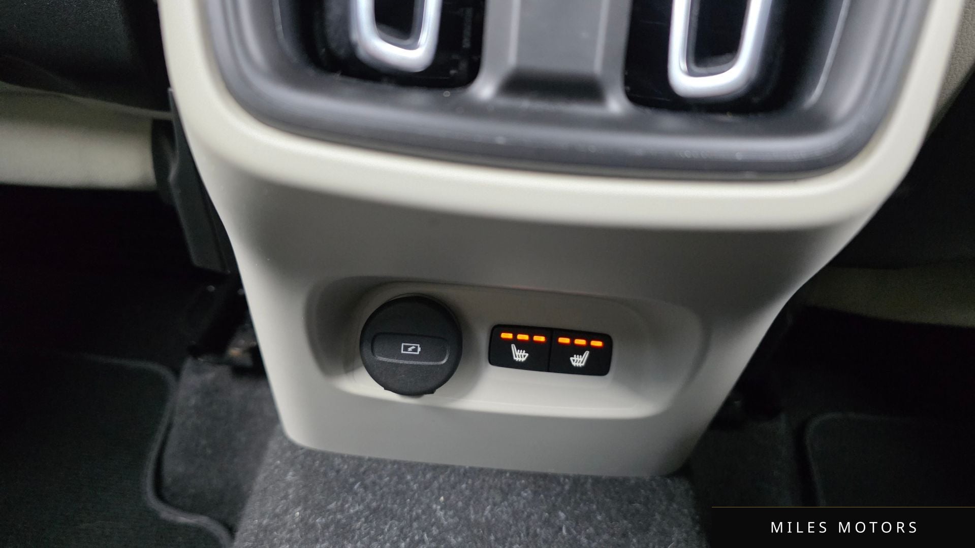 Volvo XC40 2023 — миниатюра 19