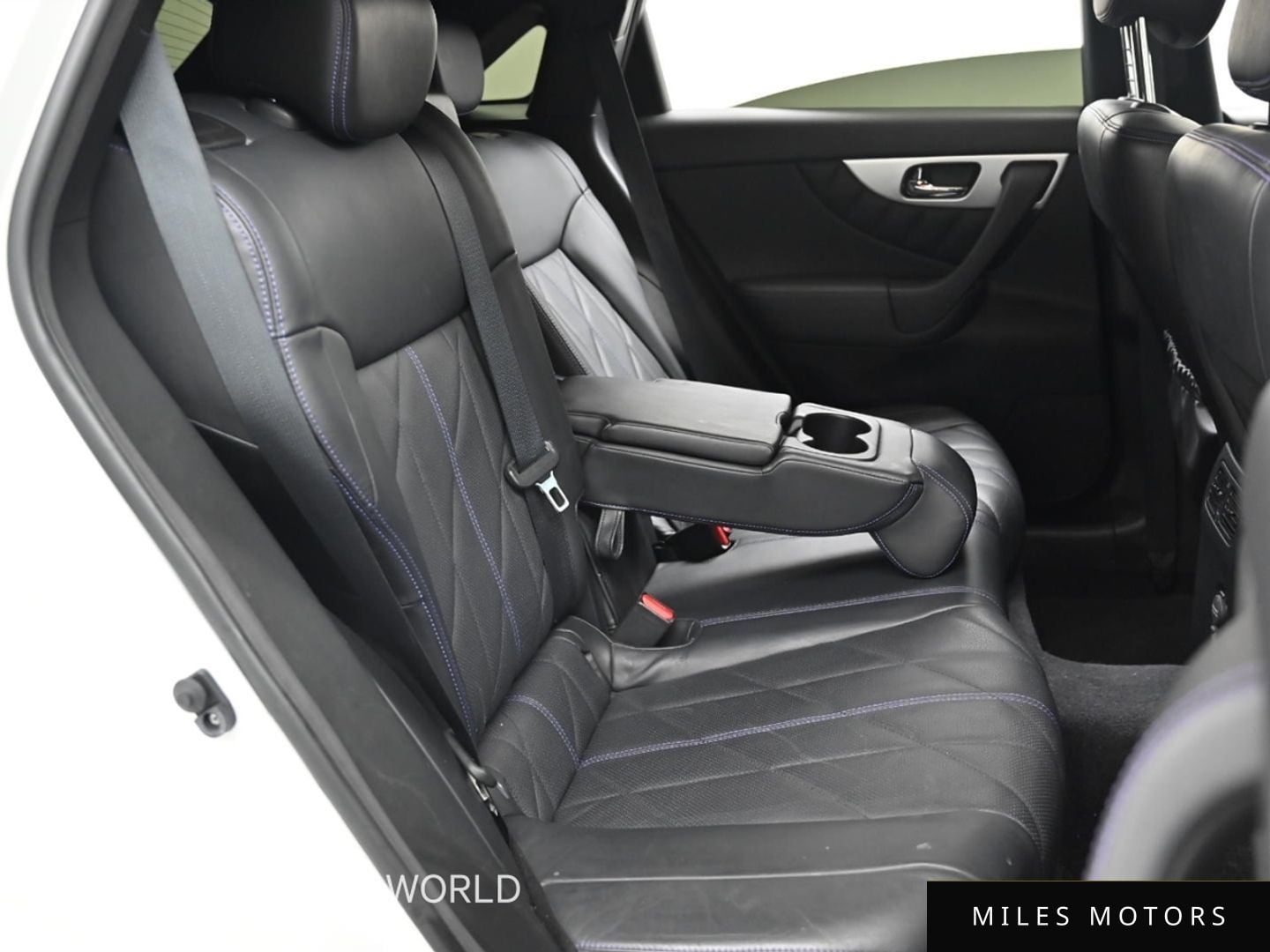 Infiniti QX70 2017 — миниатюра 12