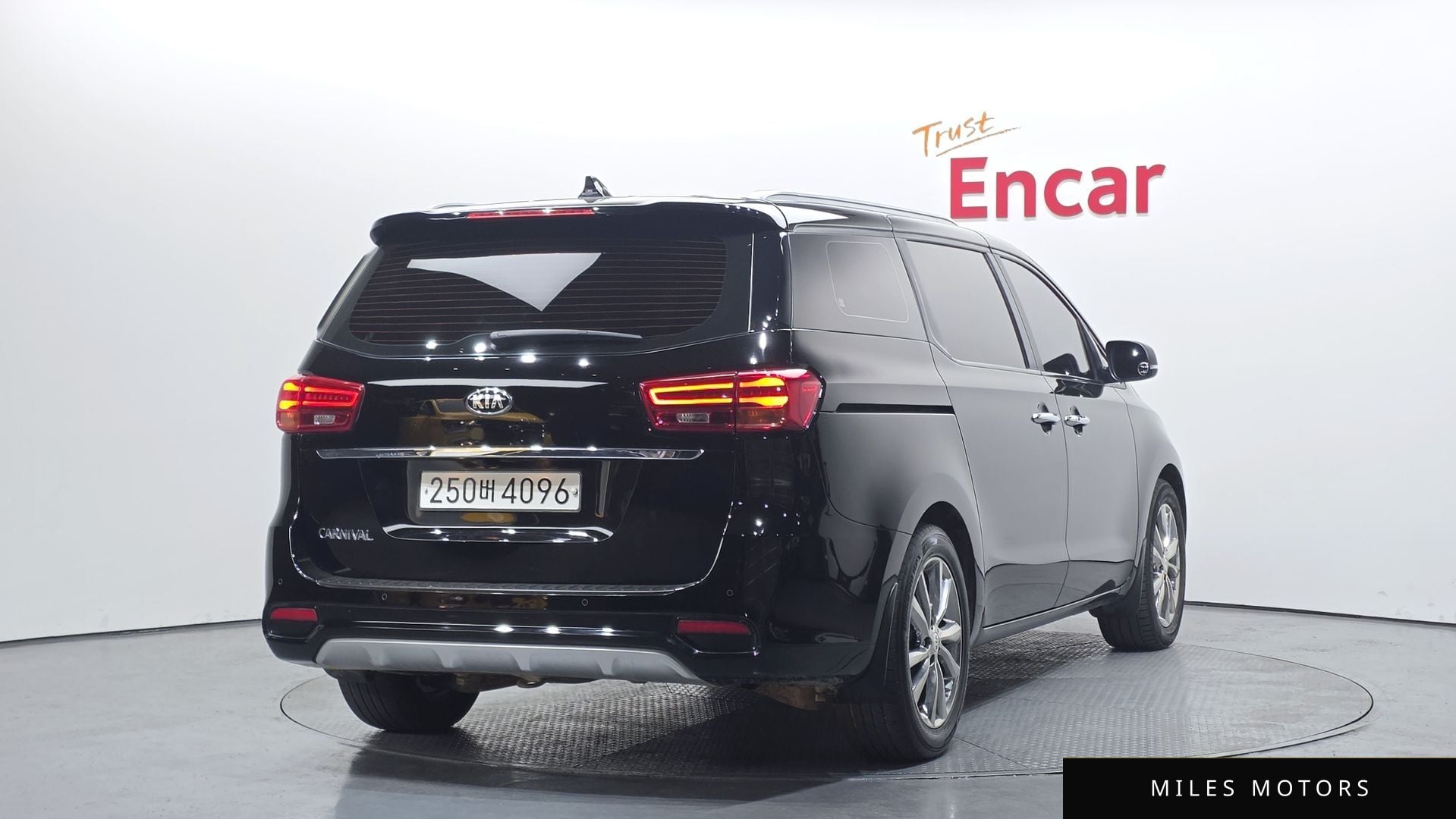 Kia Canival 2019 — миниатюра 2